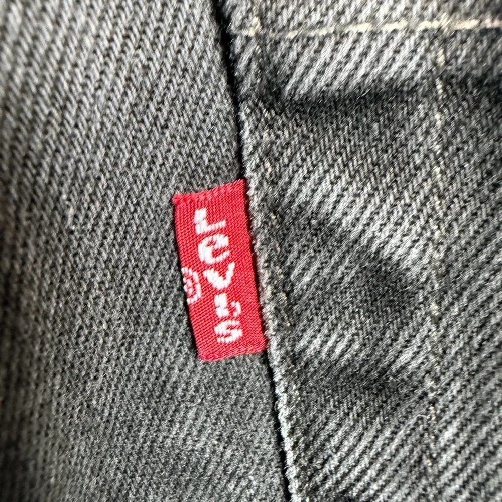 LEVI’S 501 STRAIGHT LEG JEANS MENS 42X32 BLACK GRAY WASH BUTTON FLY